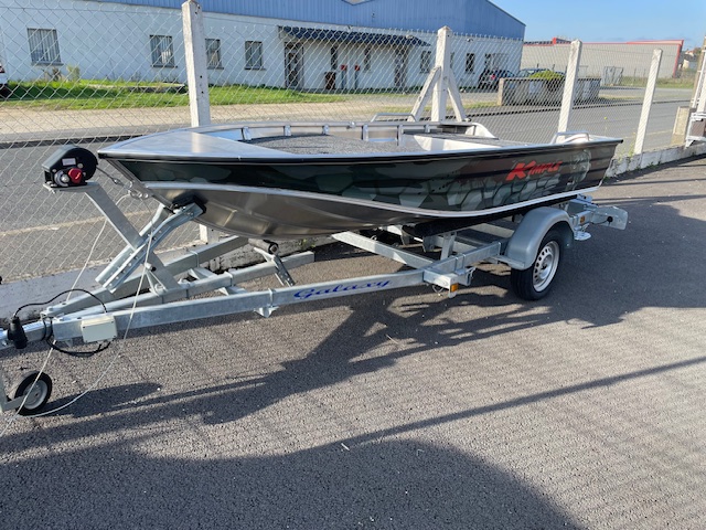 BATEAU DE PÊCHE KIMPLE HUNTER 370M AVEC KIT DÉCO