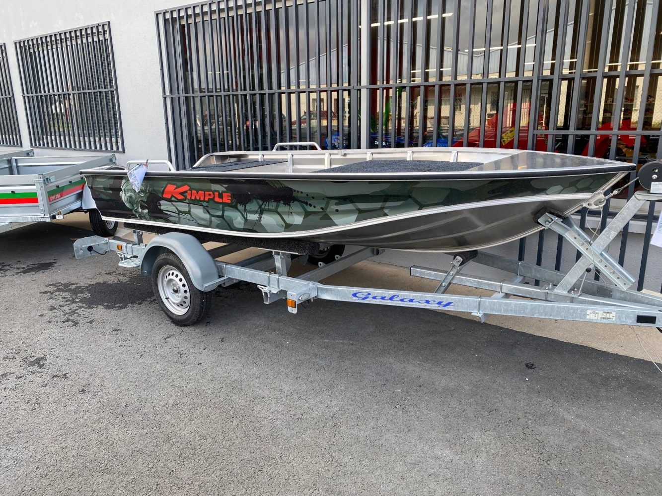 BATEAU DE PÊCHE KIMPLE HUNTER 370M AVEC KIT DÉCO – Image 6